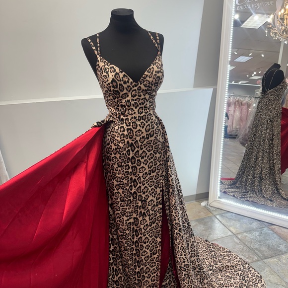 Mori Lee Leopard Print Dress with Black and Brown Tones red lining. - Picture 7 of 7